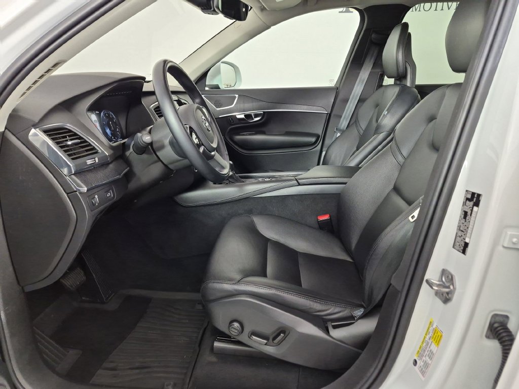 Used 2020 Volvo XC90 T5 Momentum w/ Protection Package Premier AWD/4WD image 16