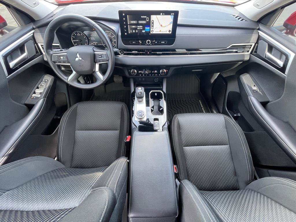 Used 2025 Mitsubishi Outlander ES AWD/4WD image 10