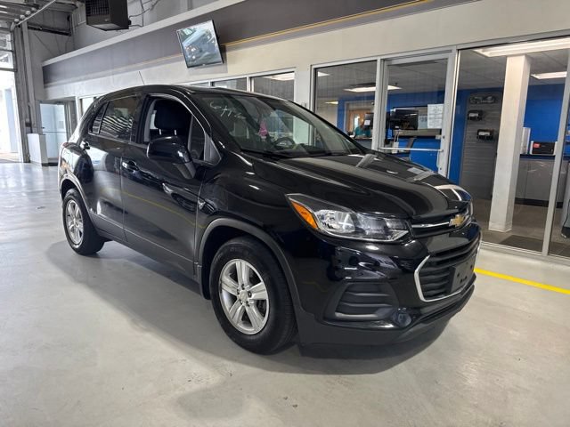 Used 2020 Chevrolet Trax LS w/ Tint and Cruise Package FWD image 3