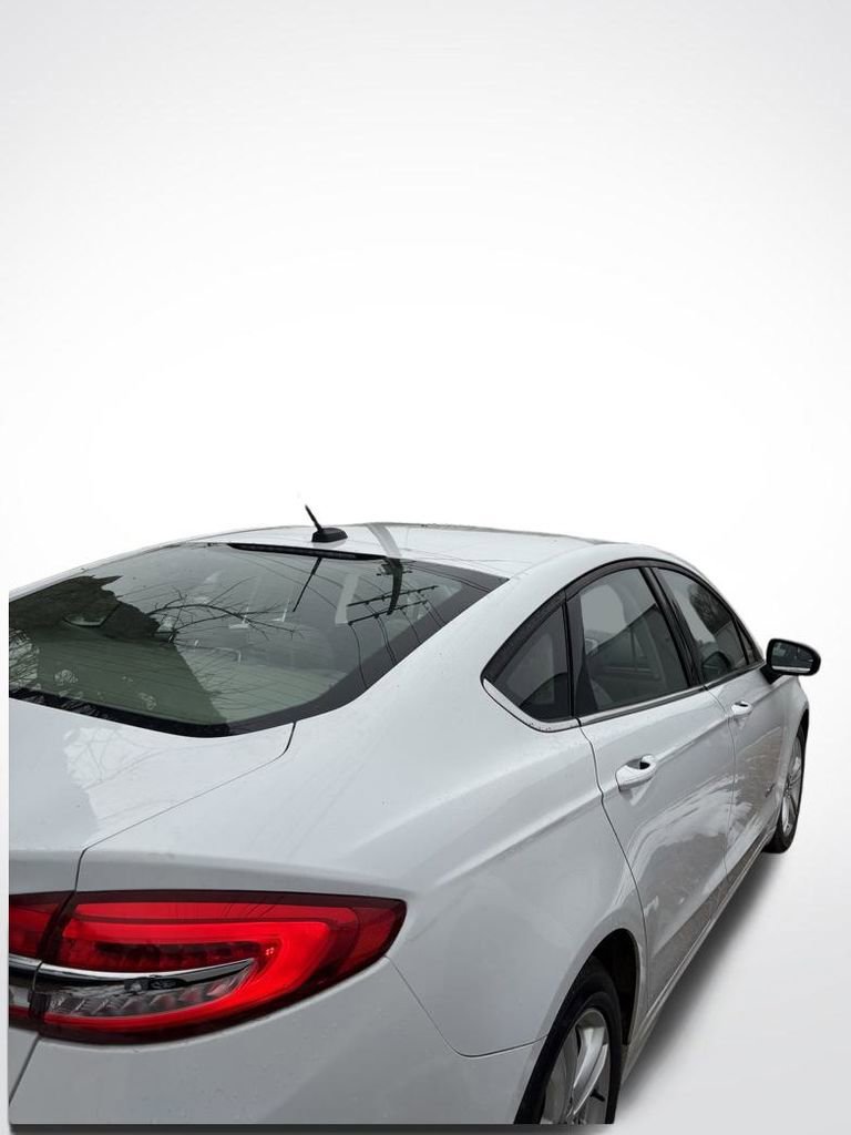 Used 2018 Ford Fusion SE image 5