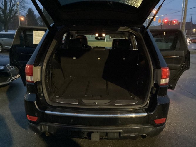 Used 2013 Jeep Grand Cherokee Overland Summit image 9