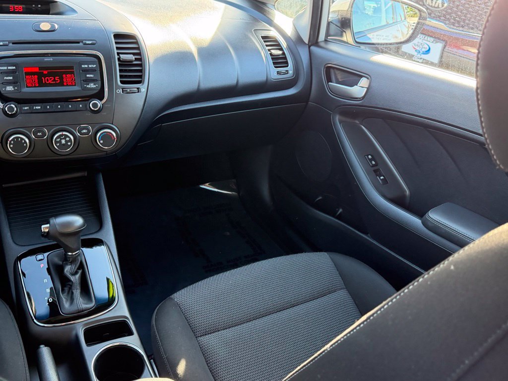Used 2017 Kia Forte LX FWD image 19