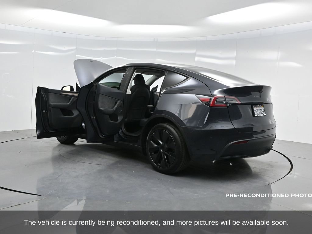 Used 2025 Tesla Model Y Long Range image 44