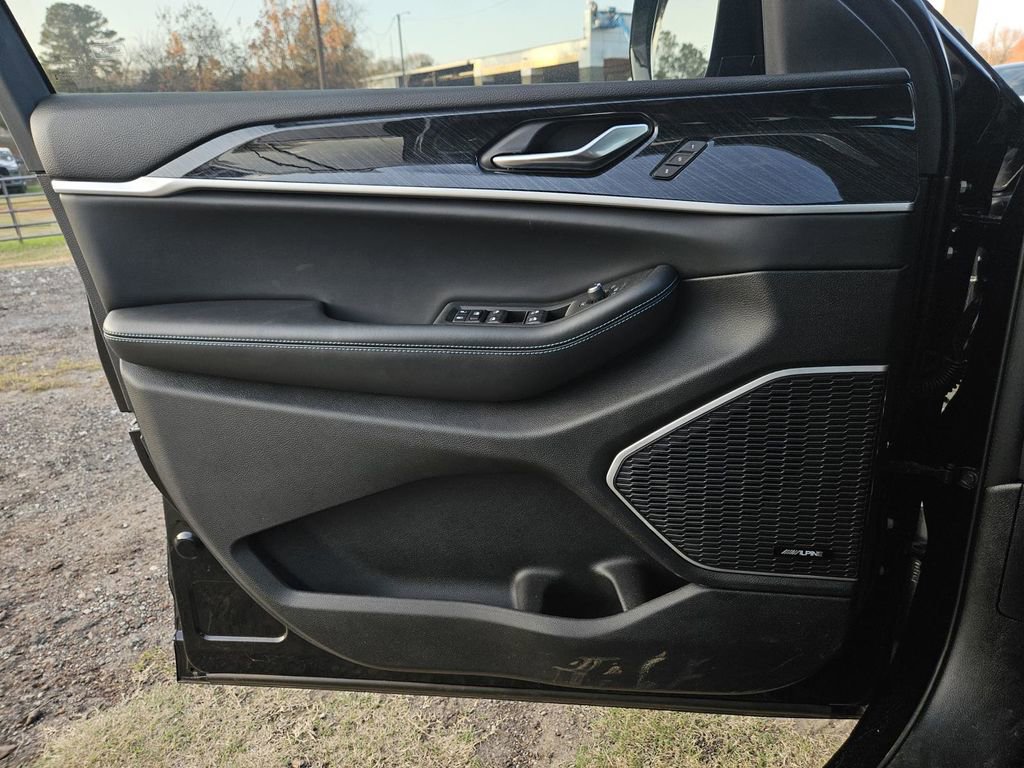 Used 2023 Jeep Grand Cherokee Trailhawk w/ Advanced Protech Group II image 9