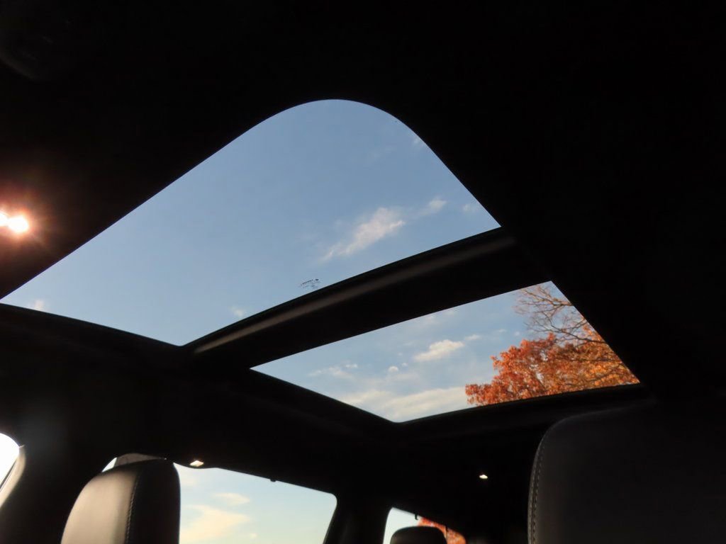 New 2026 Chrysler Pacifica Limited w/ S Appearance Package image 7