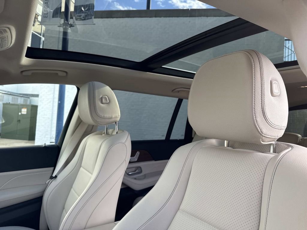 Certified 2025 Mercedes-Benz GLS 450 4MATIC image 18