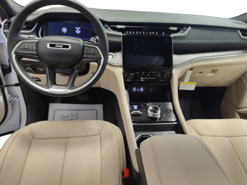 New 2025 Jeep Grand Cherokee Limited w/ Luxury Tech Group II image 12
