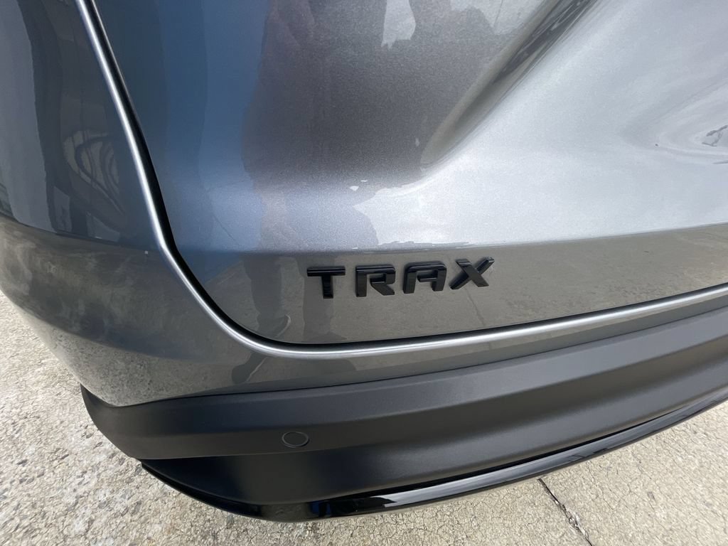 Certified 2025 Chevrolet Trax RS w/ Driver Confidence Package FWD image 31