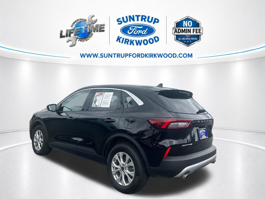 Used 2023 Ford Escape Active AWD/4WD image 3