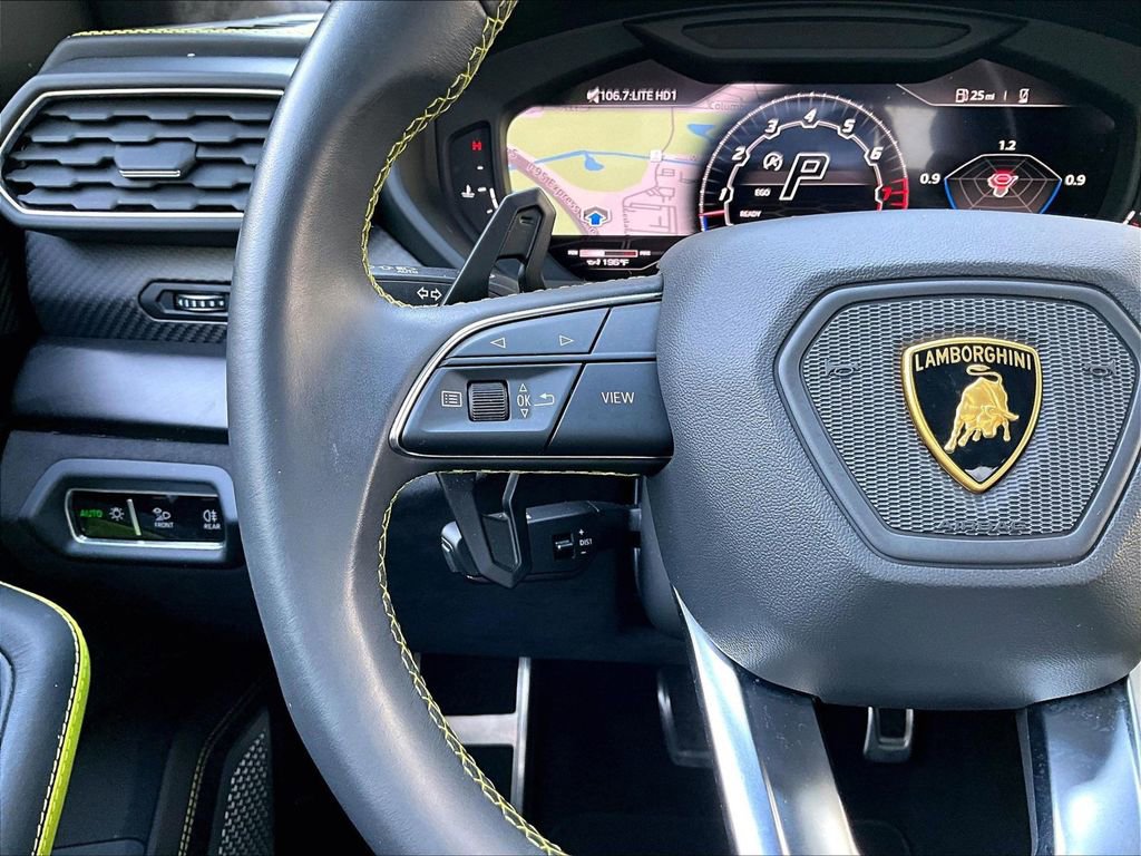 Used 2022 Lamborghini Urus AWD/4WD image 23