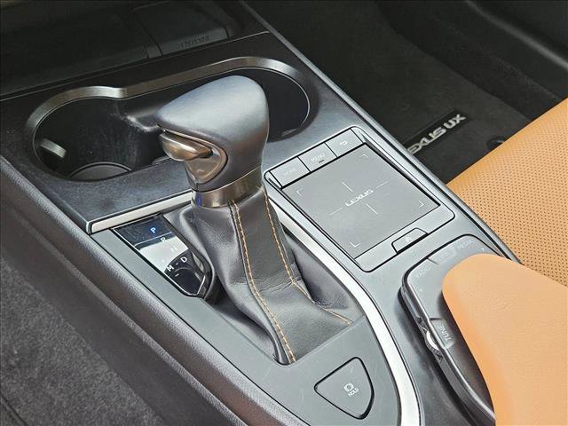 Used 2019 Lexus UX 200 w/ Premium Package image 13