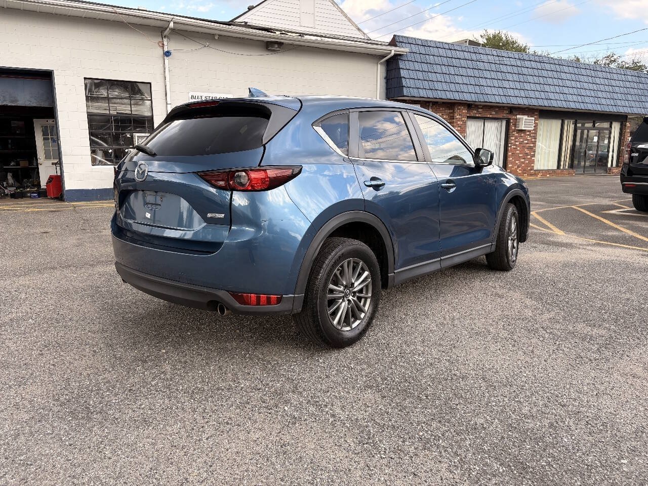 Used 2017 MAZDA CX-5 Touring w/ Preferred Equipment Package AWD/4WD image 7
