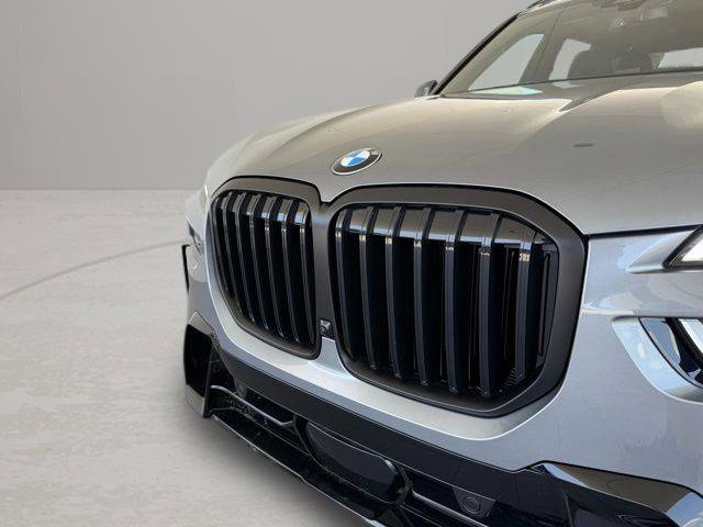 Used 2026 BMW X7 xDrive40i w/ M Sport Package image 2