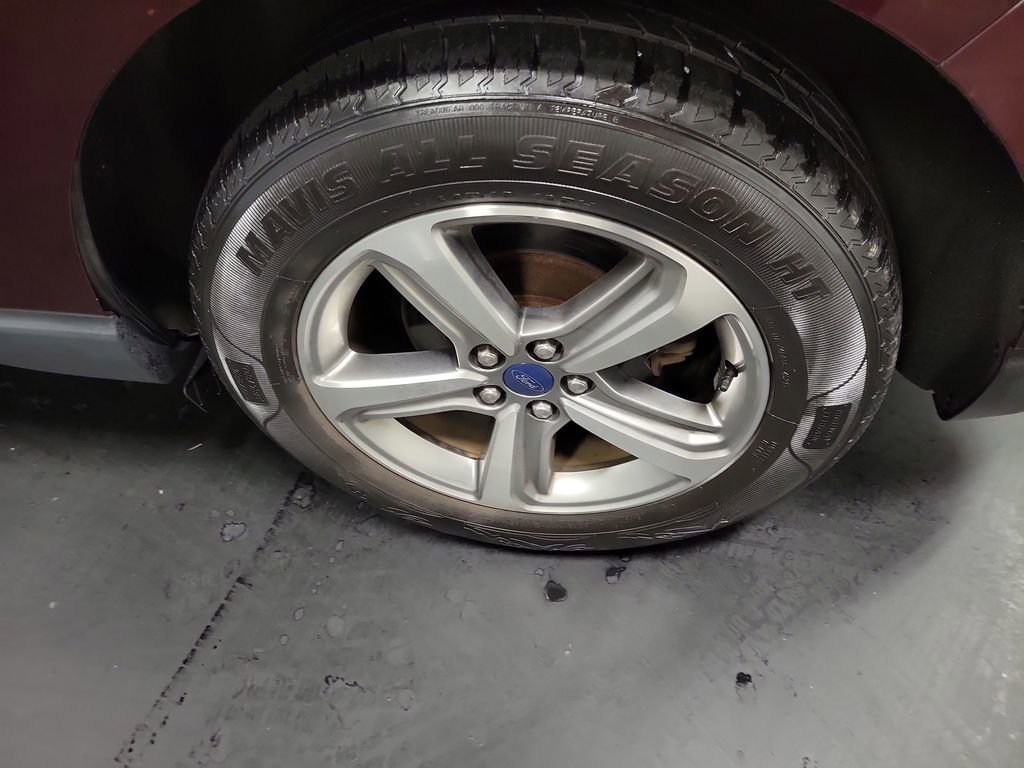Used 2019 Ford Edge SEL w/ Equipment Group 201A AWD/4WD image 11