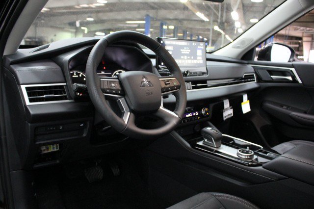 New 2026 Mitsubishi Outlander SE AWD/4WD image 5