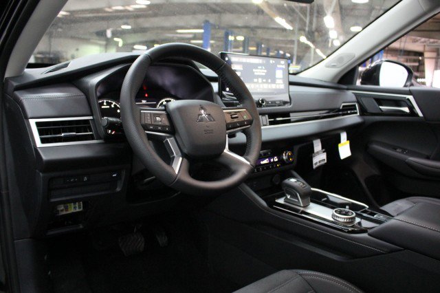 New 2026 Mitsubishi Outlander SE AWD/4WD image 5