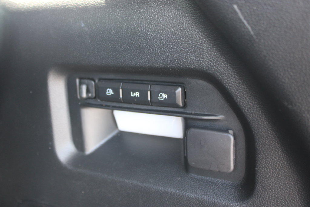 Used 2022 Ford Explorer Limited w/ Equipment Group 301A RWD image 19