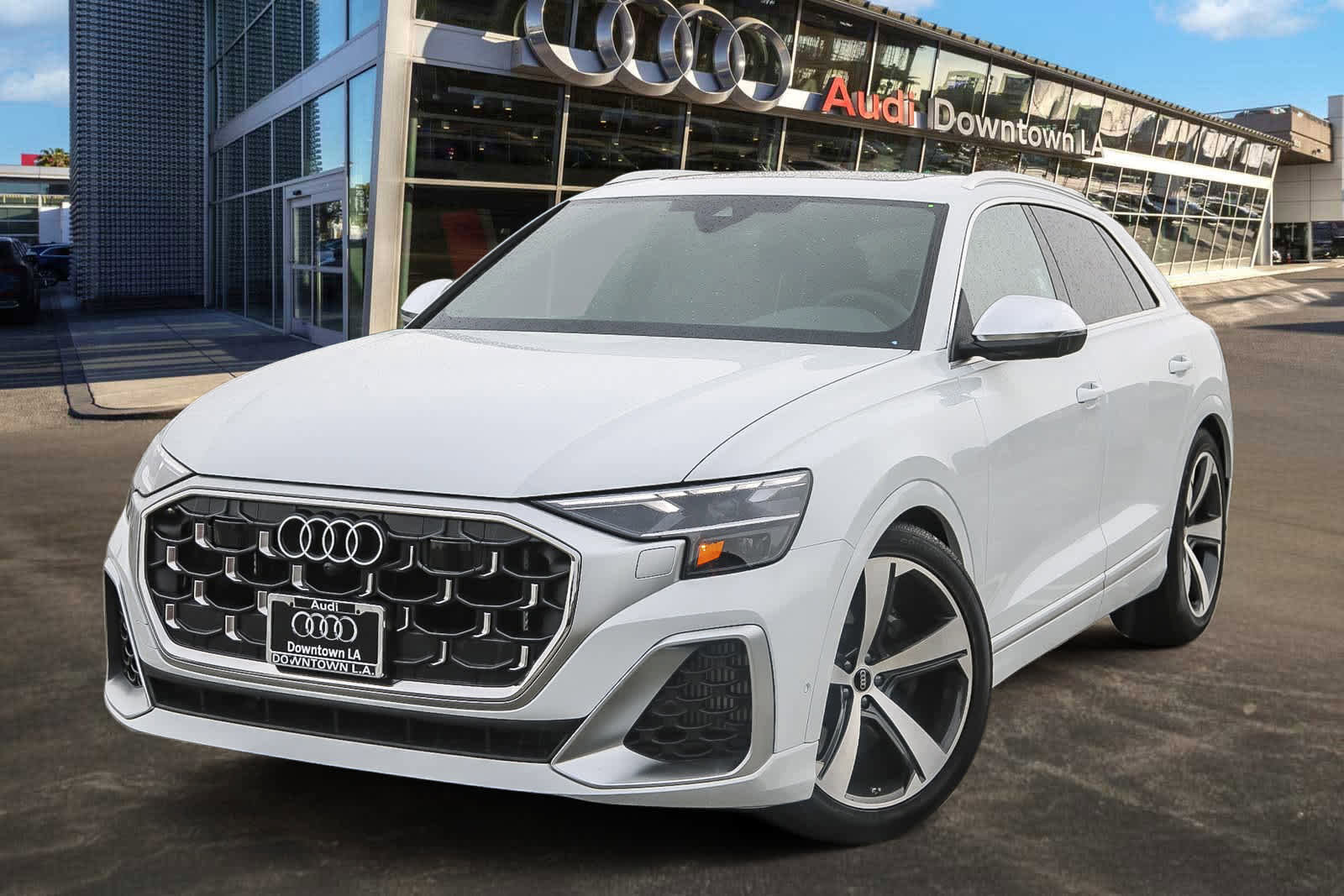 New 2025 Audi SQ8 Premium Plus