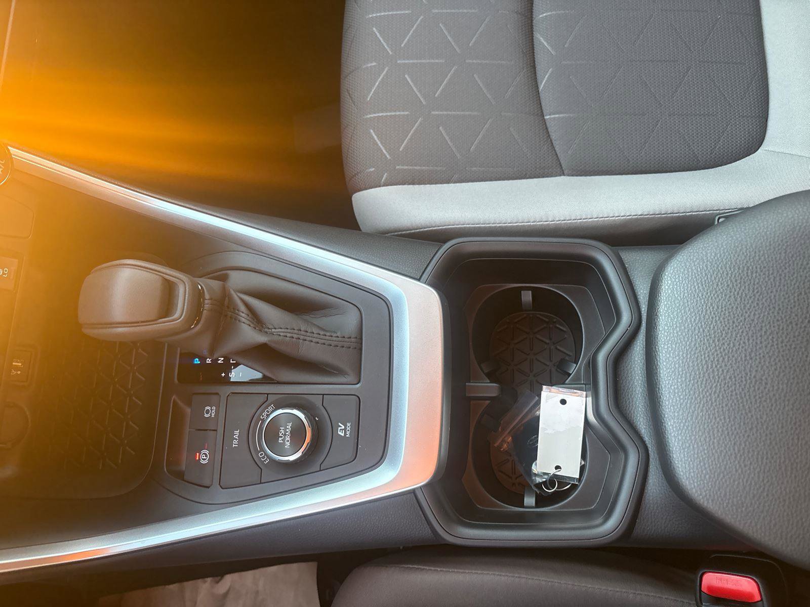 Used 2025 Toyota RAV4 XLE image 27