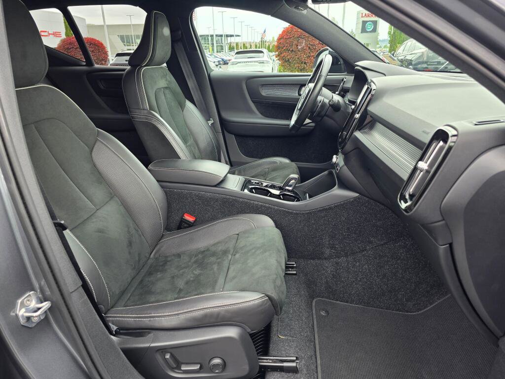 Used 2019 Volvo XC40 T5 R-Design AWD/4WD image 27