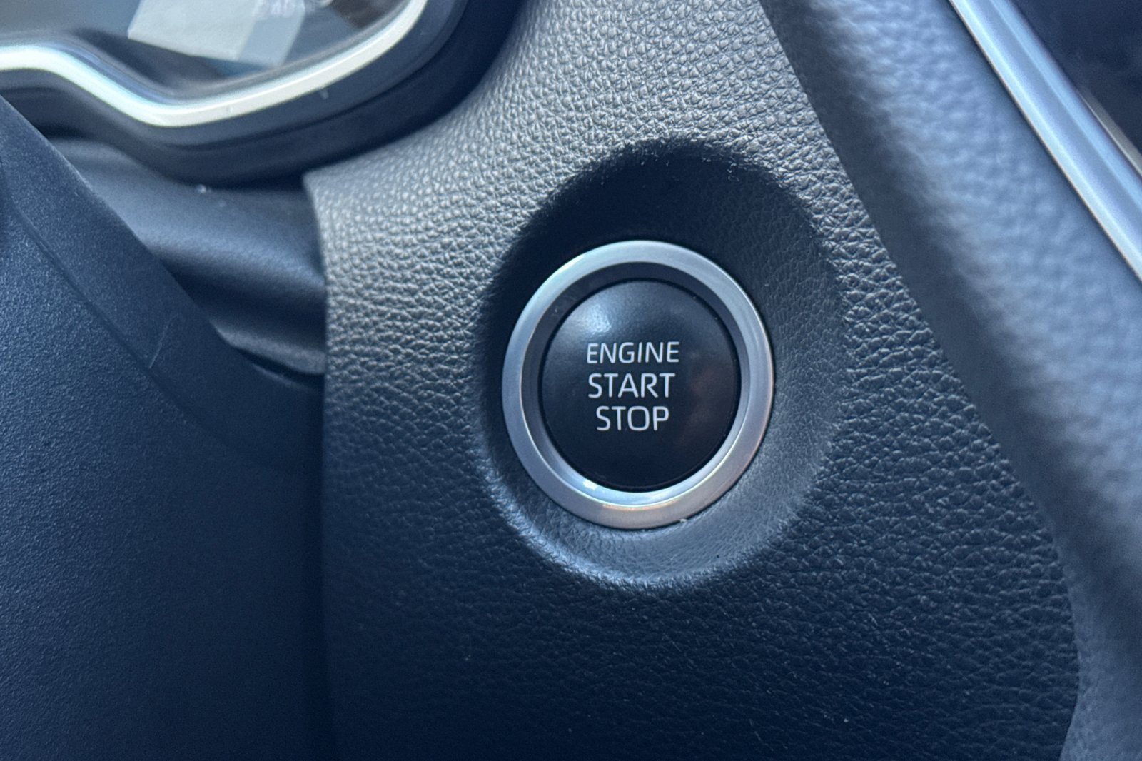 Certified 2023 Toyota Corolla Cross XLE image 29