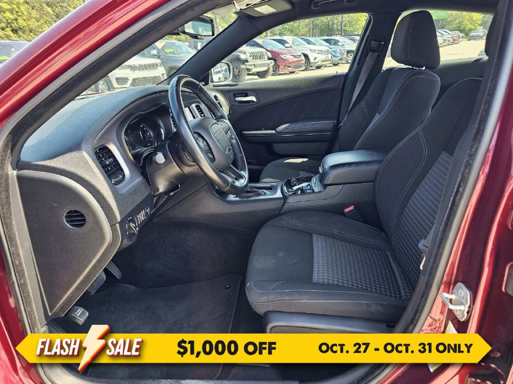 Used 2023 Dodge Charger SXT w/ Blacktop Package AWD/4WD image 15
