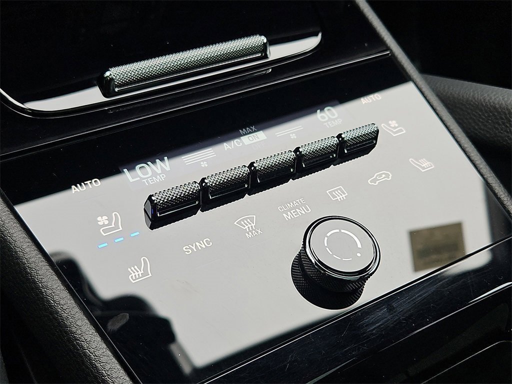 Certified 2025 Porsche Cayenne image 19