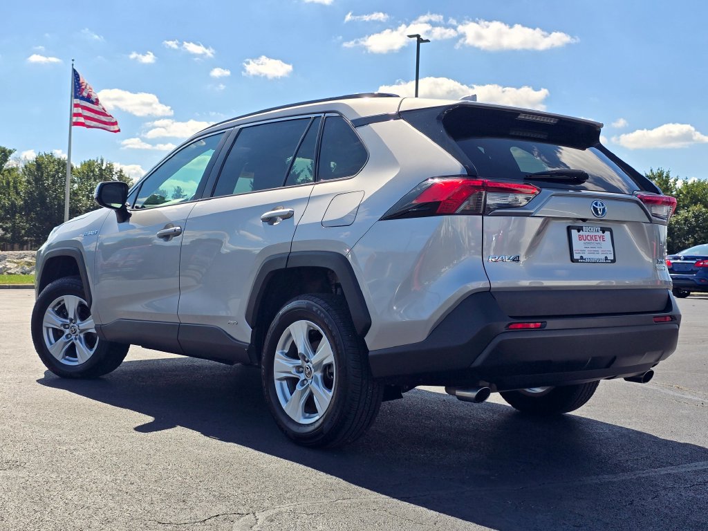 Used 2020 Toyota RAV4 XLE AWD/4WD image 6