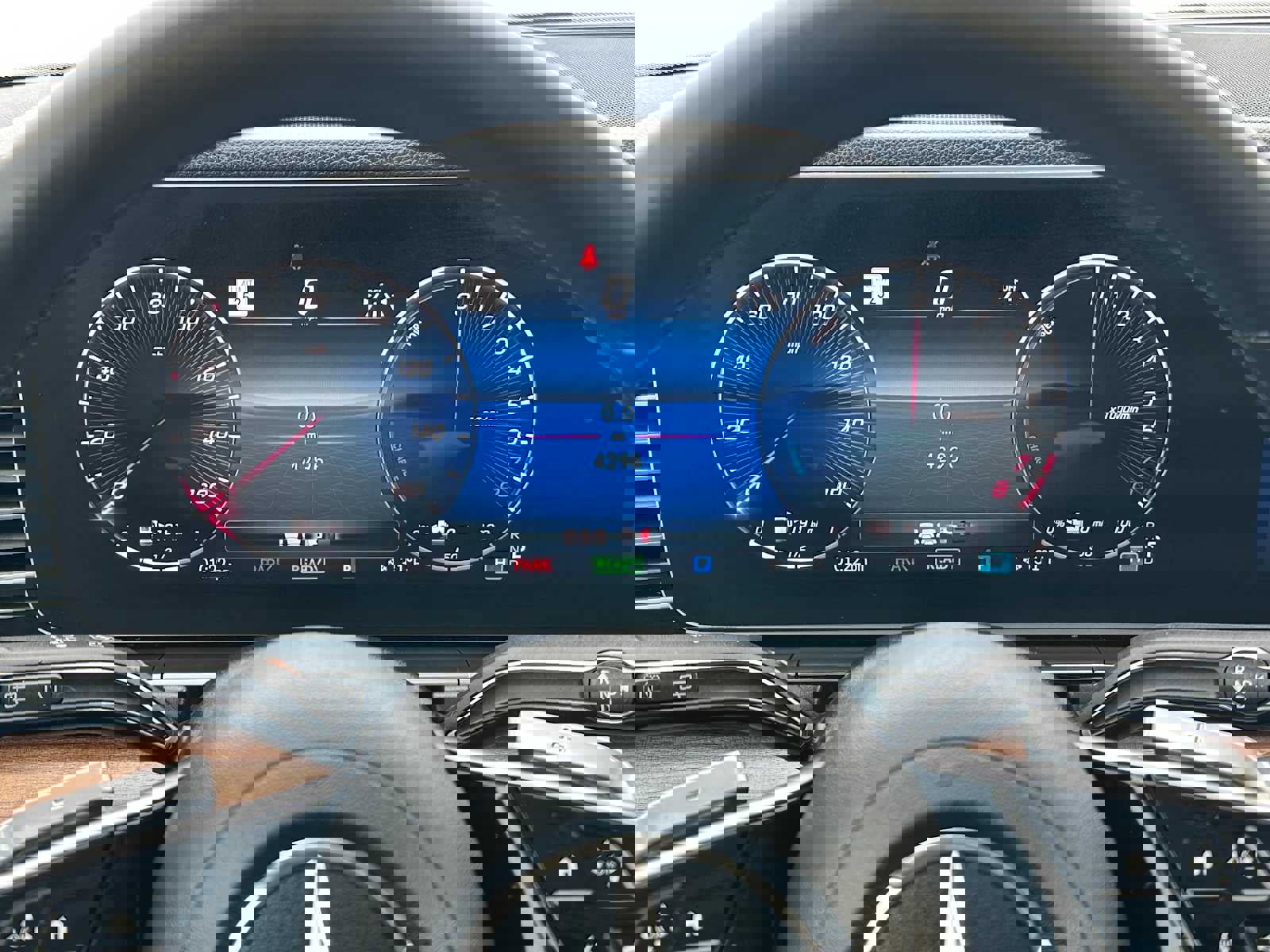 Used 2025 Mercedes-Benz GLE 450e 4MATIC image 24