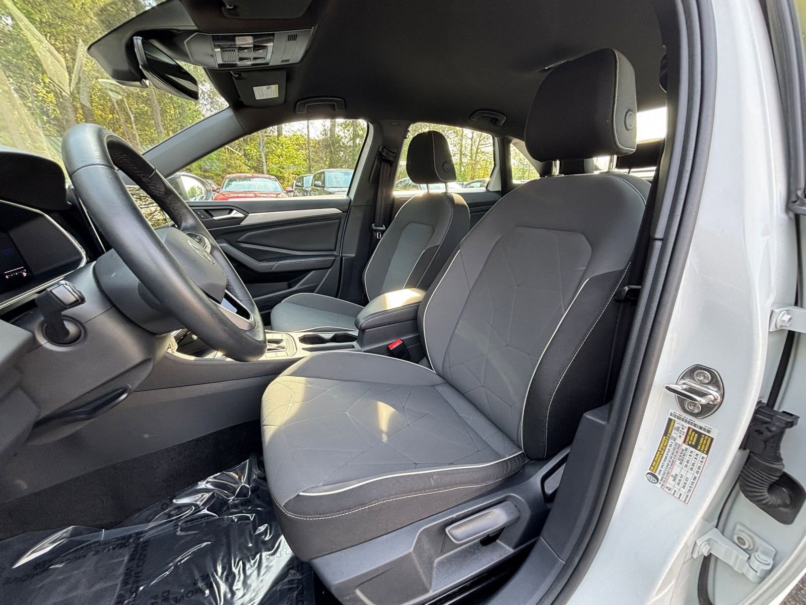 Used 2025 Volkswagen Jetta Sport FWD image 37