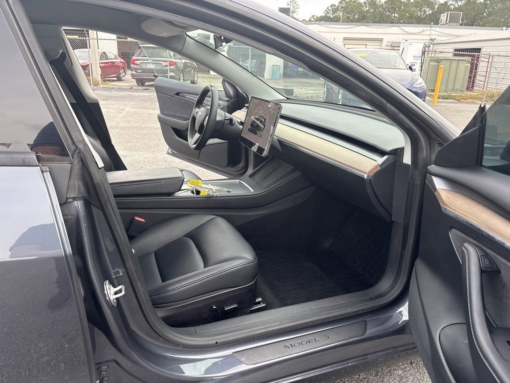 Used 2023 Tesla Model 3 Standard Range image 17
