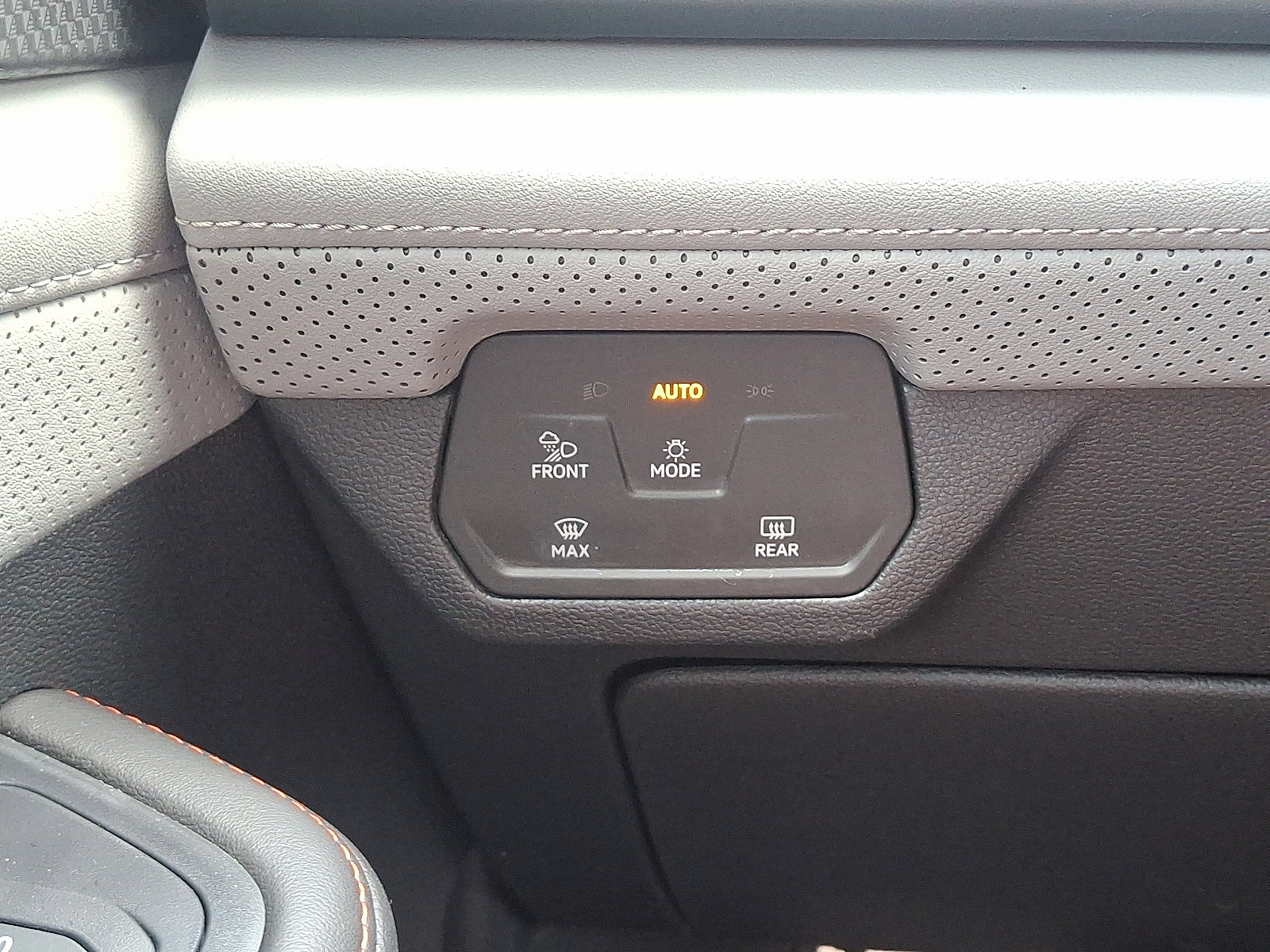 Certified 2025 Volkswagen Atlas Peak Edition SE image 23