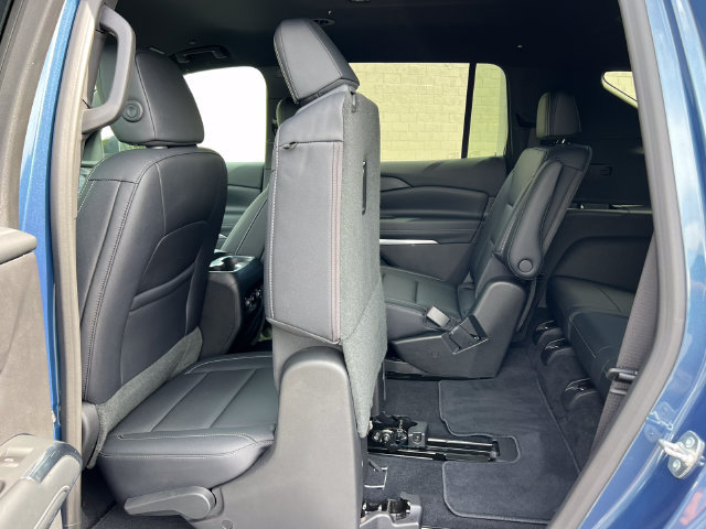 Used 2026 Chevrolet Traverse LT AWD/4WD image 39