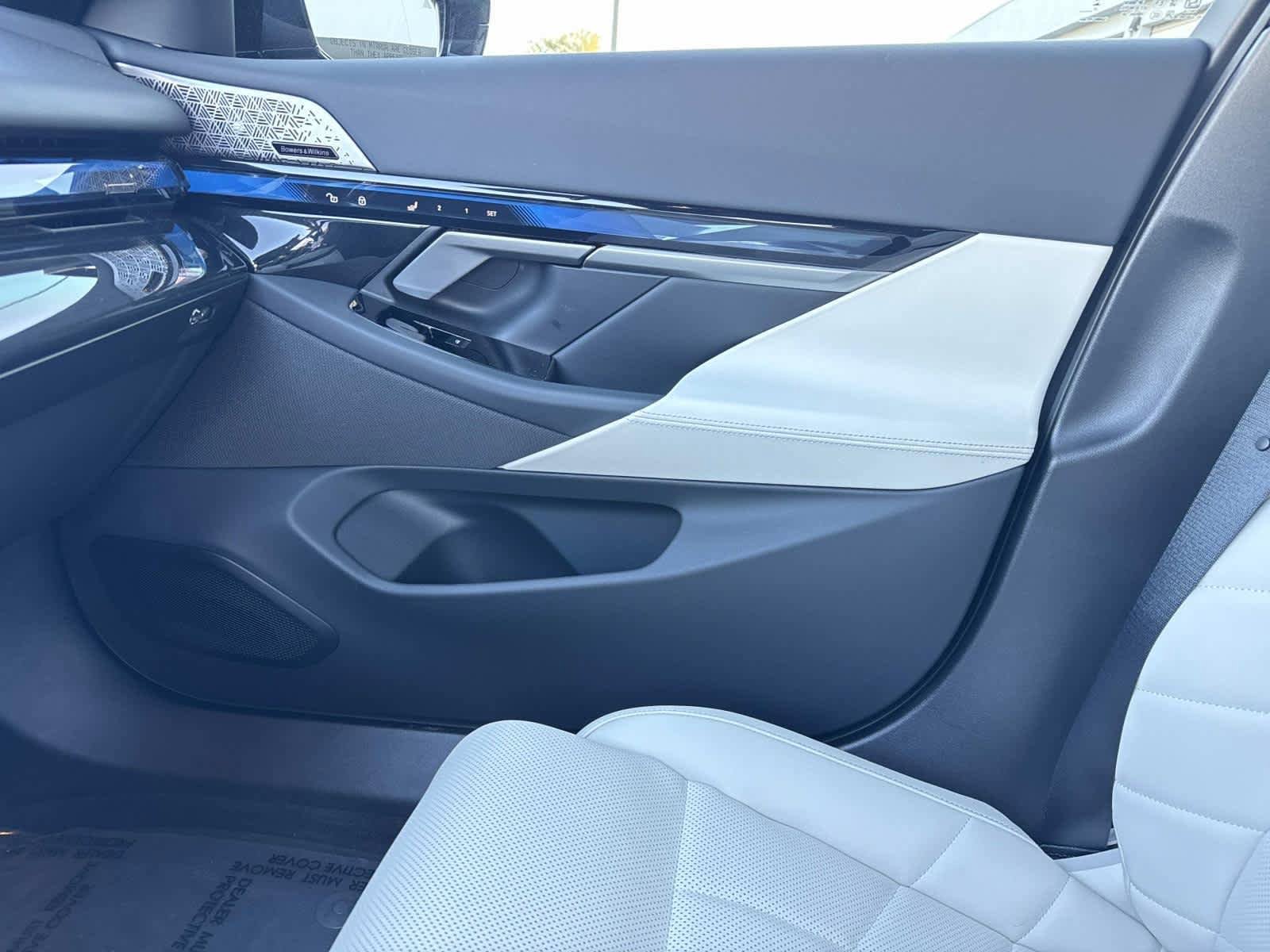 Certified 2025 BMW i5 M60 w/ Premium Package image 22