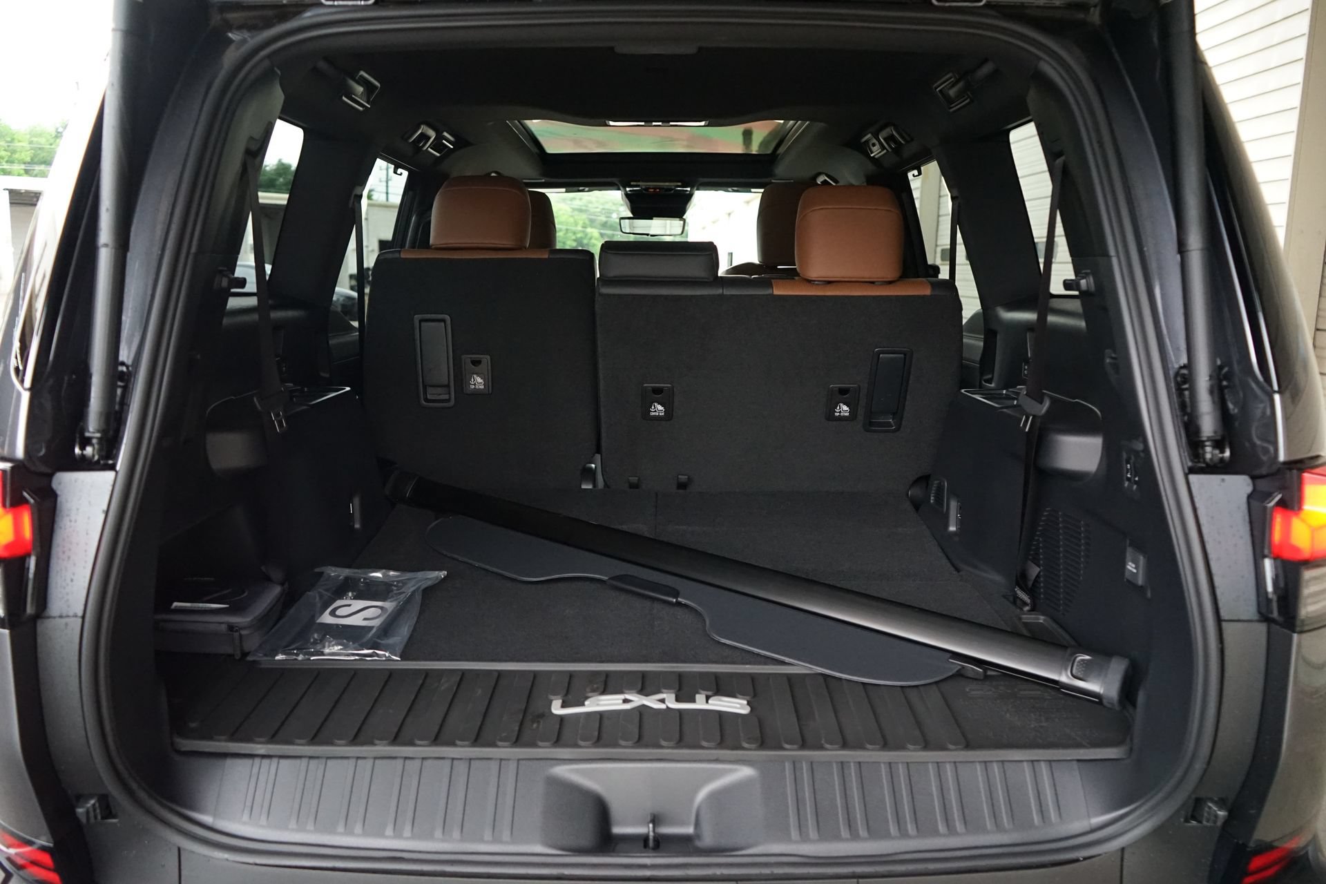 Used 2026 Lexus GX 550 w/ Cold Area Package AWD/4WD image 37