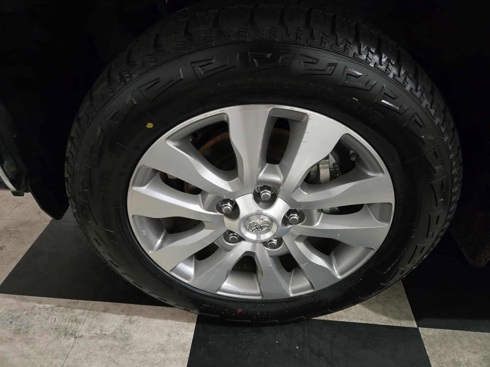 Used 2014 Toyota Tundra Limited w/ Limited Premium Package image 38