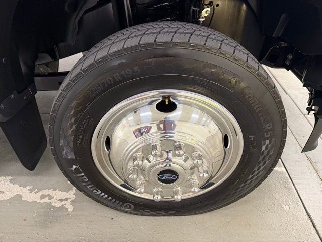 New 2026 Ford F450 XL w/ XL Chrome Package image 4