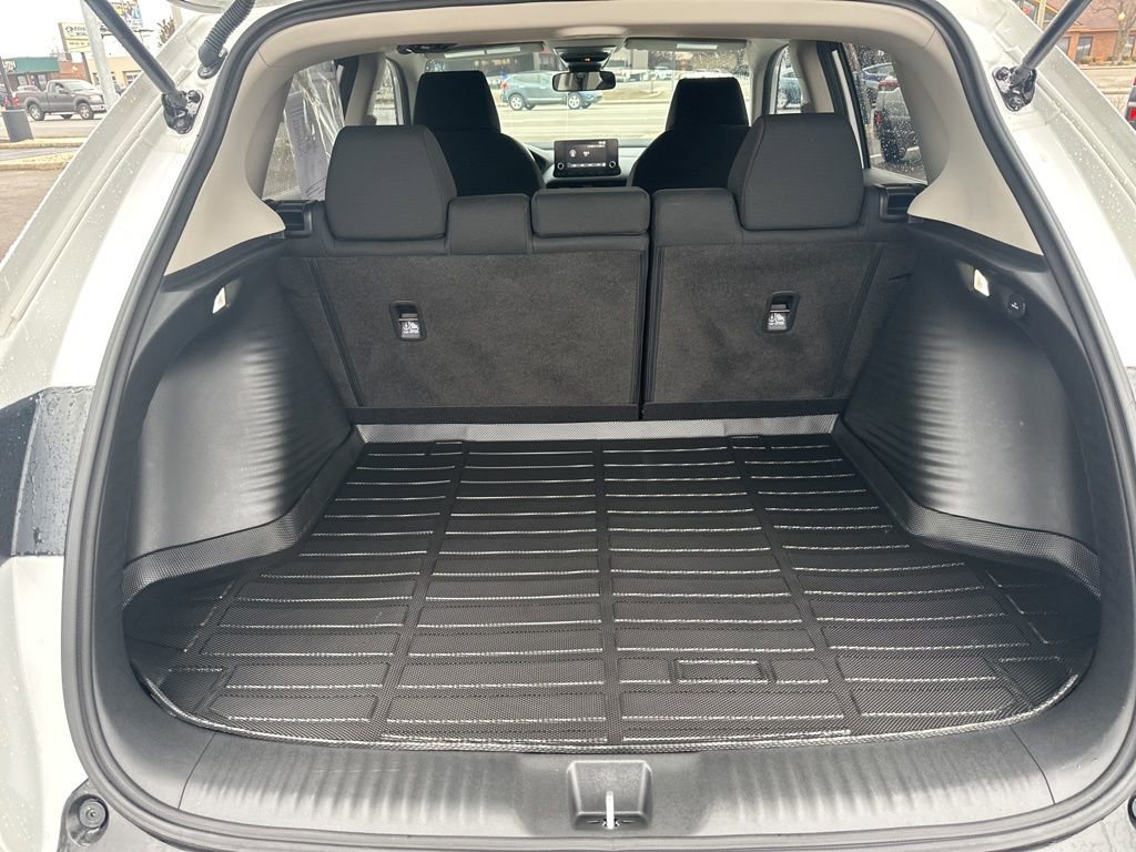 Used 2023 Honda HR-V LX image 27