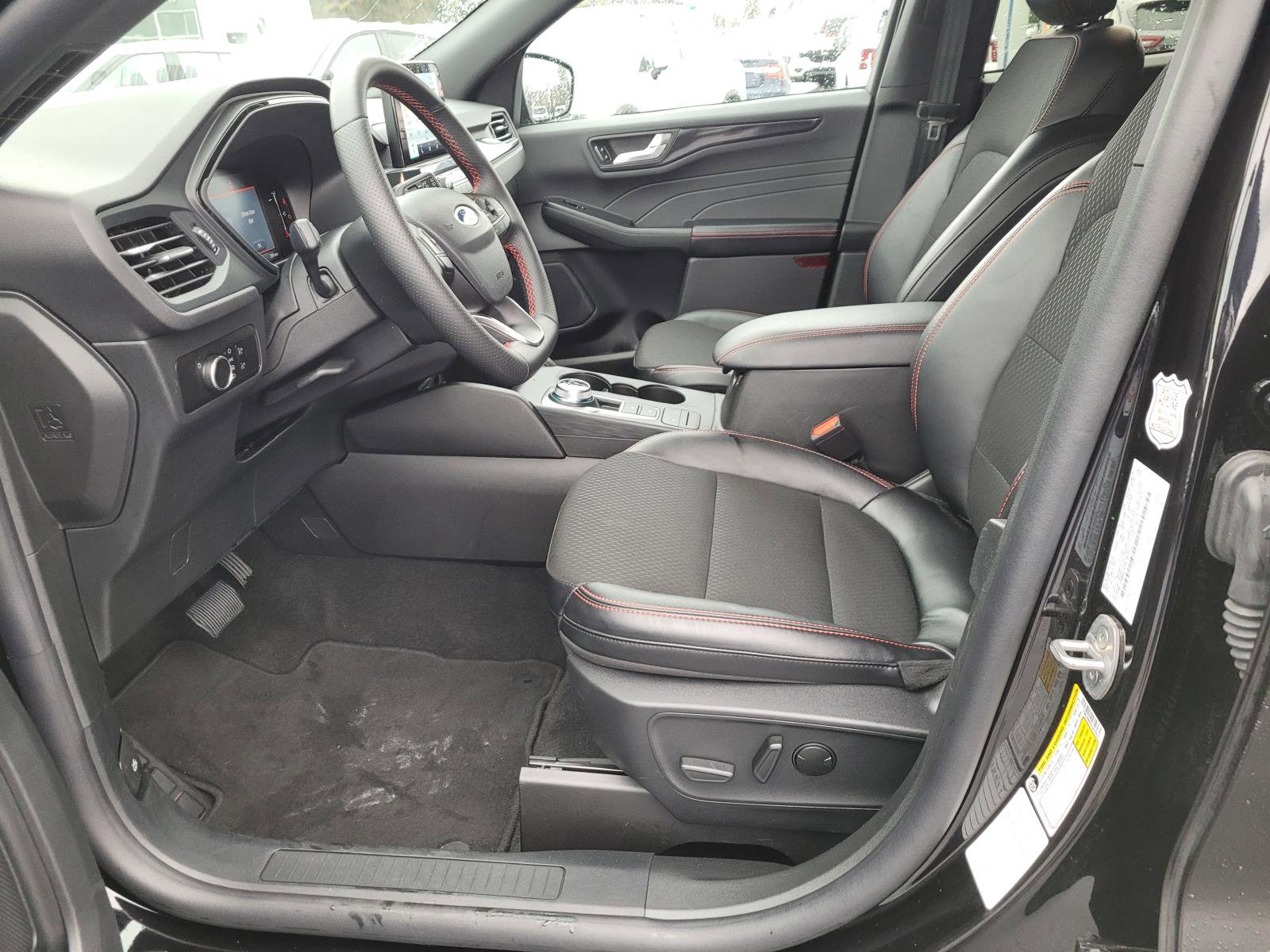 Used 2025 Ford Escape ST-Line AWD/4WD image 10