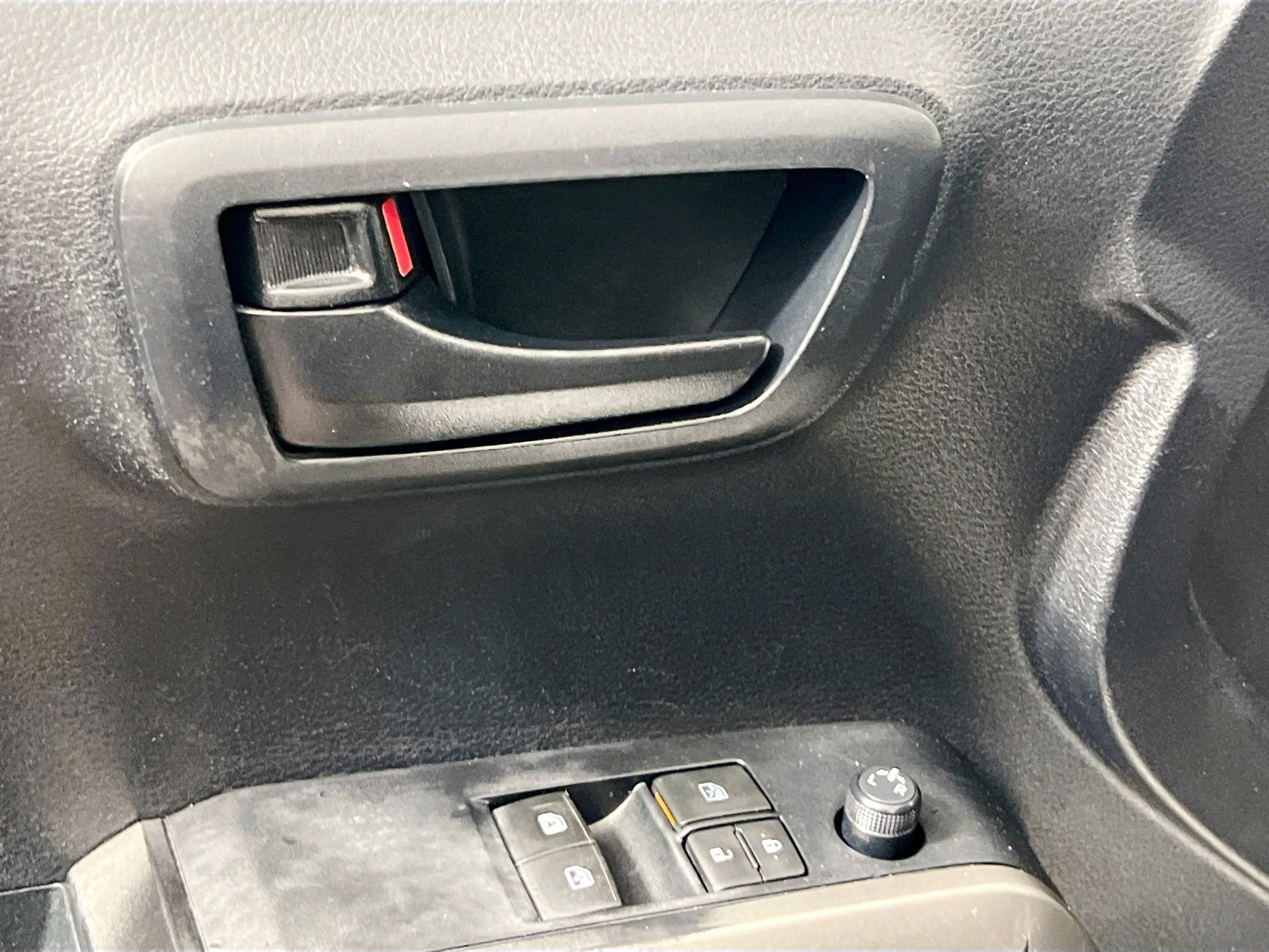 Used 2020 Toyota Tacoma SR5 RWD image 16