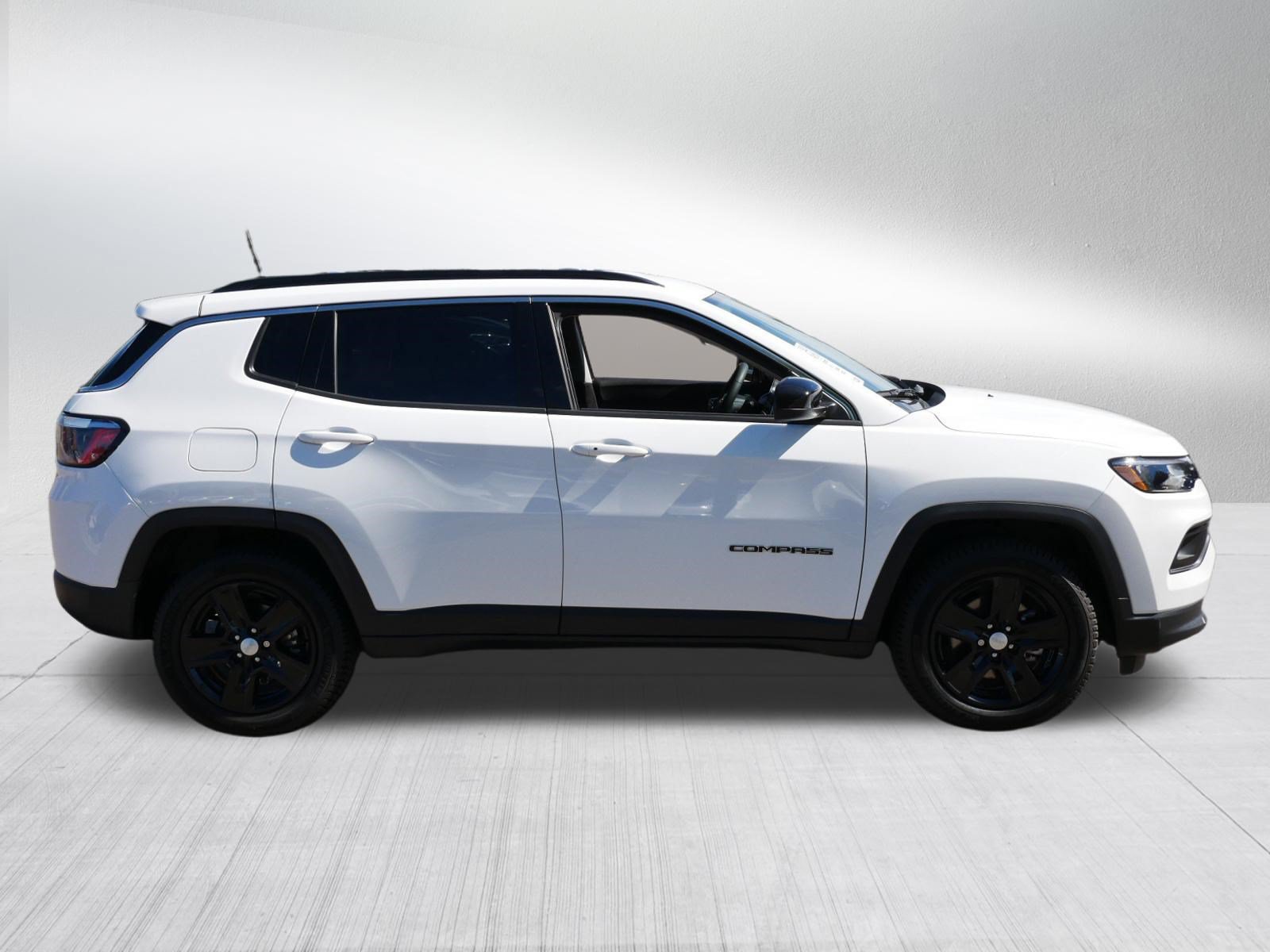 Used 2022 Jeep Compass Latitude AWD/4WD image 8