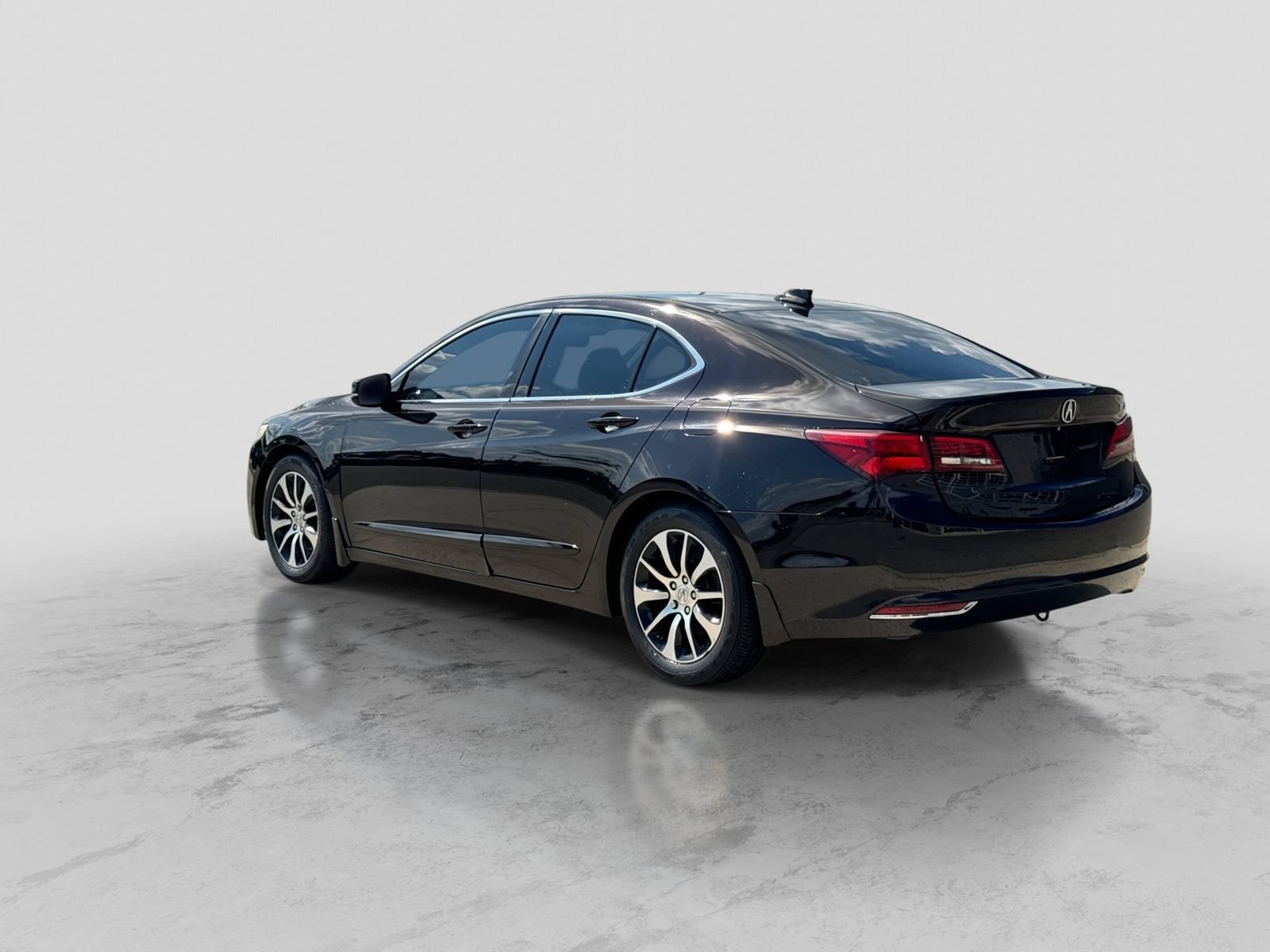 Used 2015 Acura TLX w/ Technology Package FWD image 3