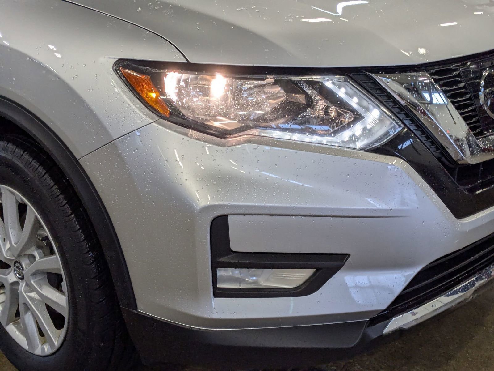 Used 2017 Nissan Rogue SV image 33