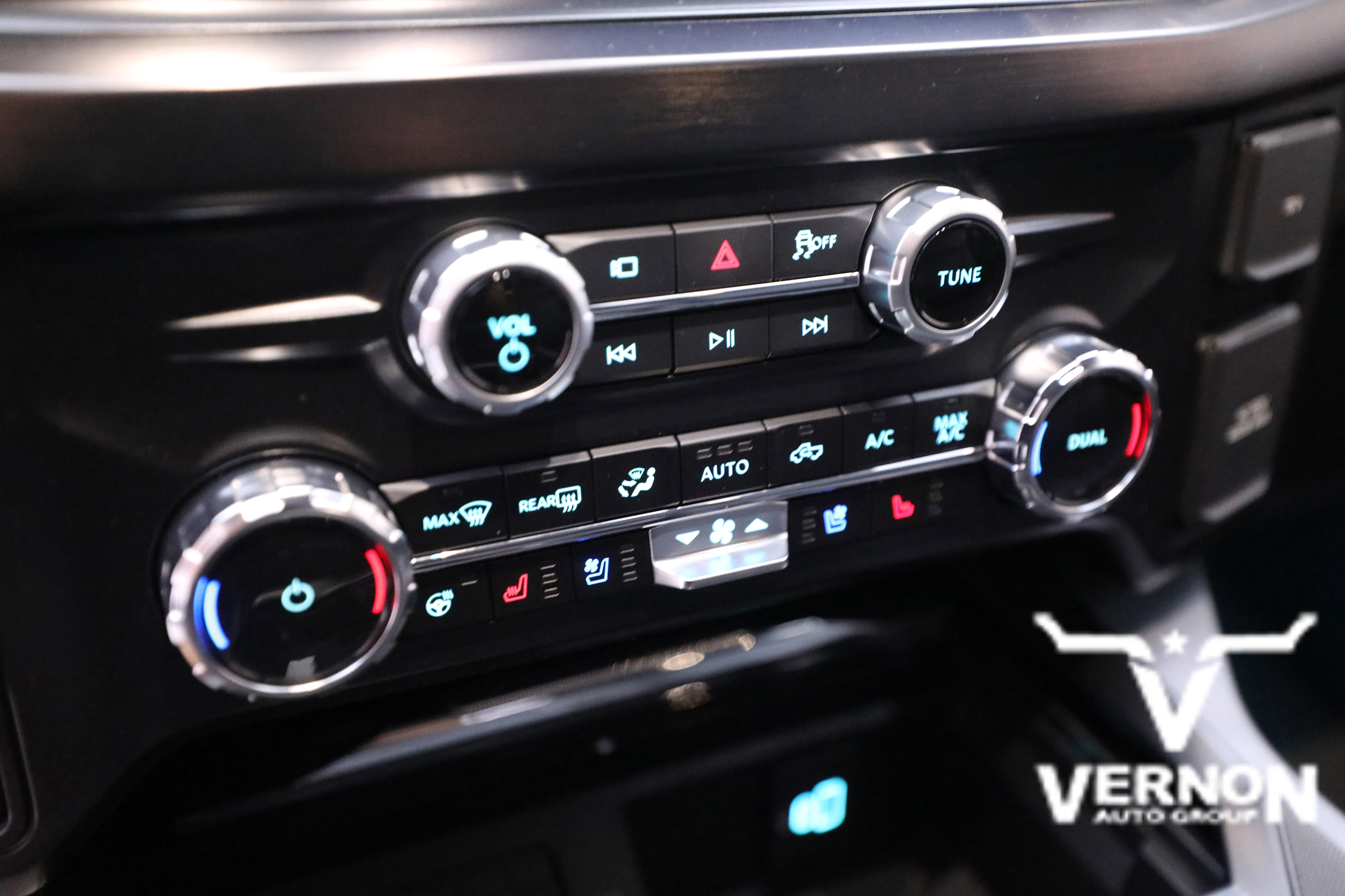 New 2026 Ford F250 Lariat w/ Chrome Package image 25