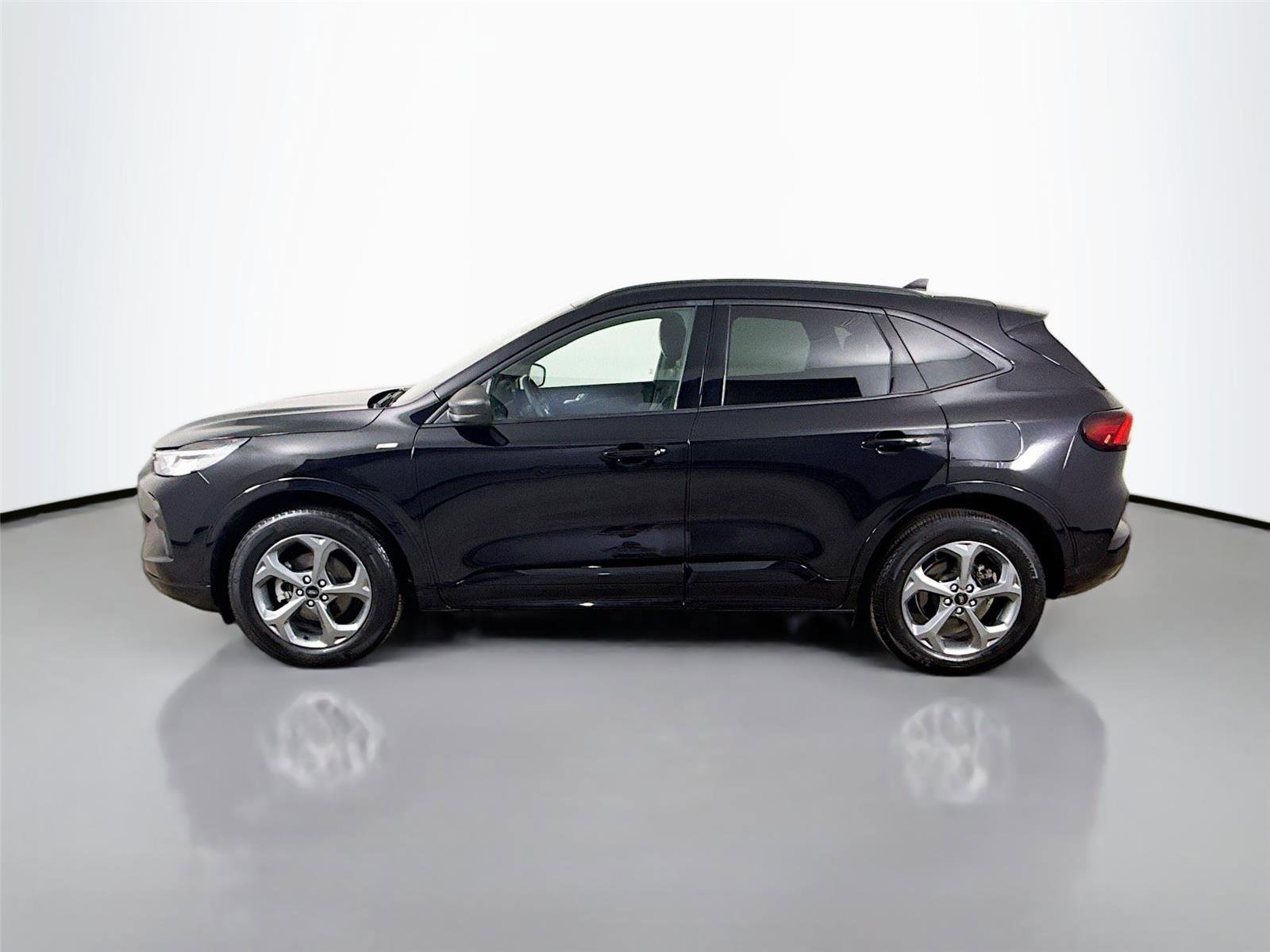 Used 2023 Ford Escape ST-Line w/ Tech Pack #1 image 4