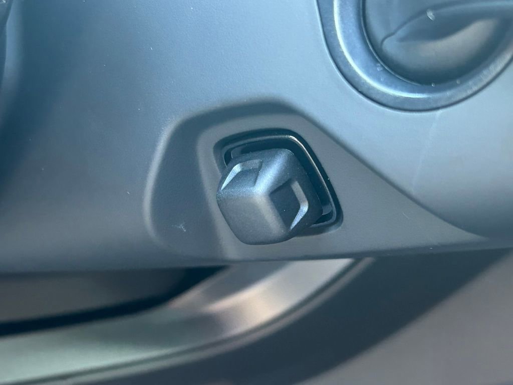 Used 2025 Porsche Cayenne GTS AWD/4WD image 31