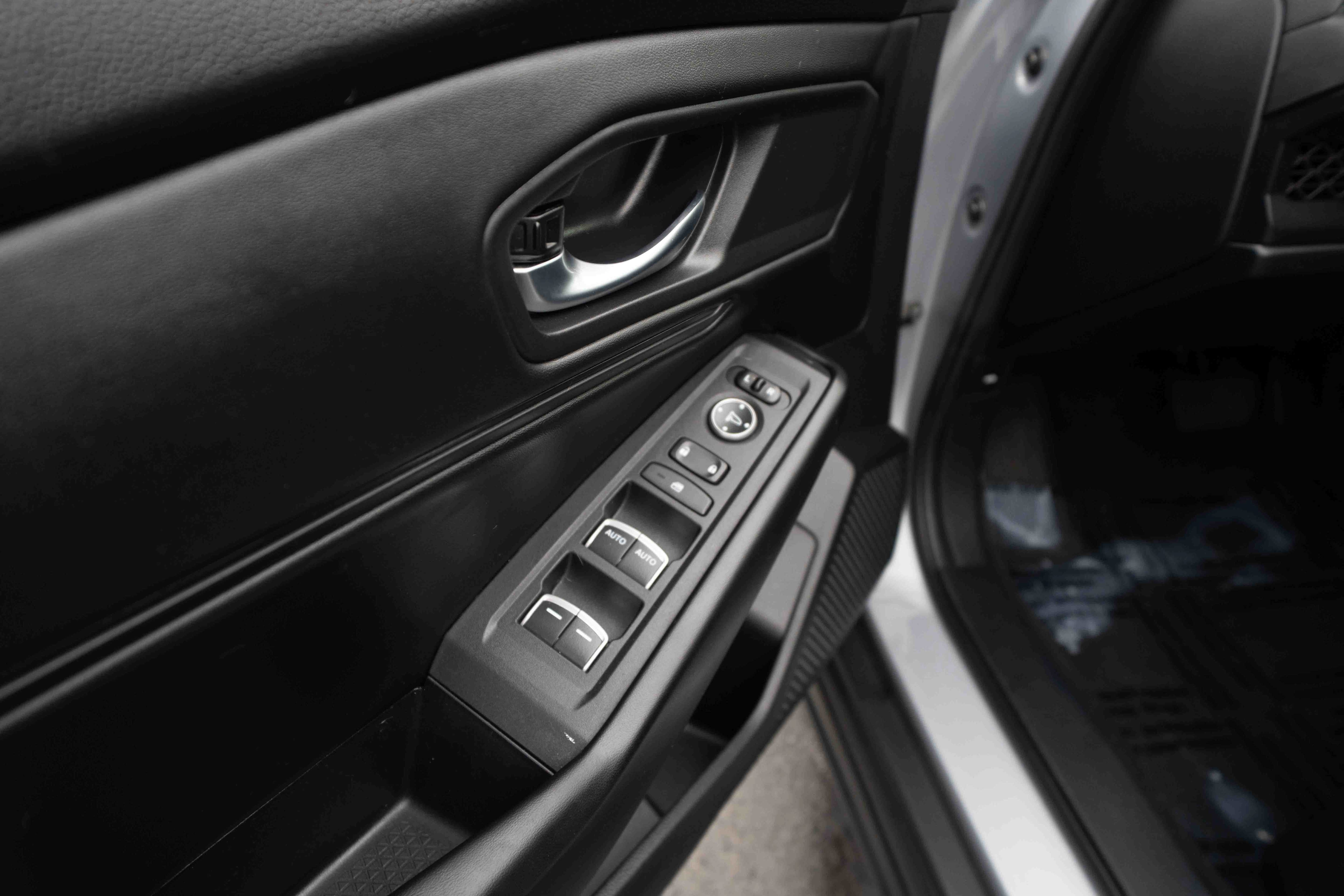 Used 2023 Honda Accord EX image 7
