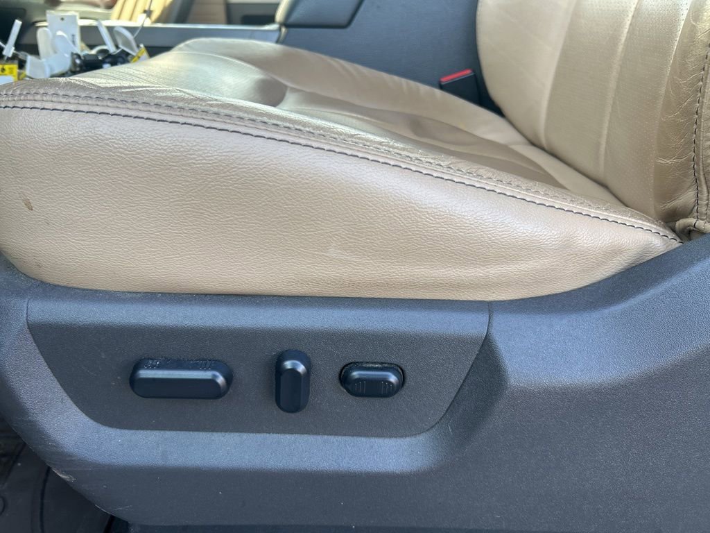 Used 2015 Ford F250 Lariat w/ Chrome Package image 30