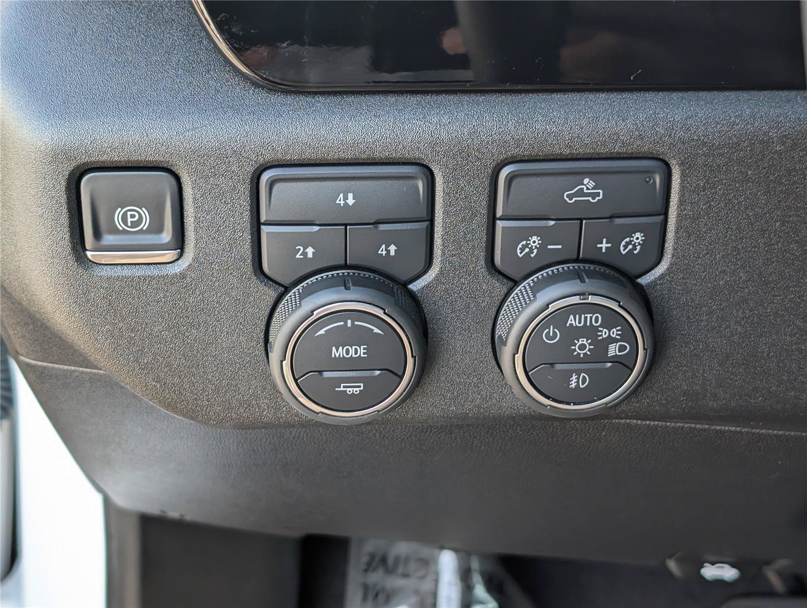 Used 2025 Chevrolet Silverado 2500 LT w/ Convenience Package AWD/4WD image 23