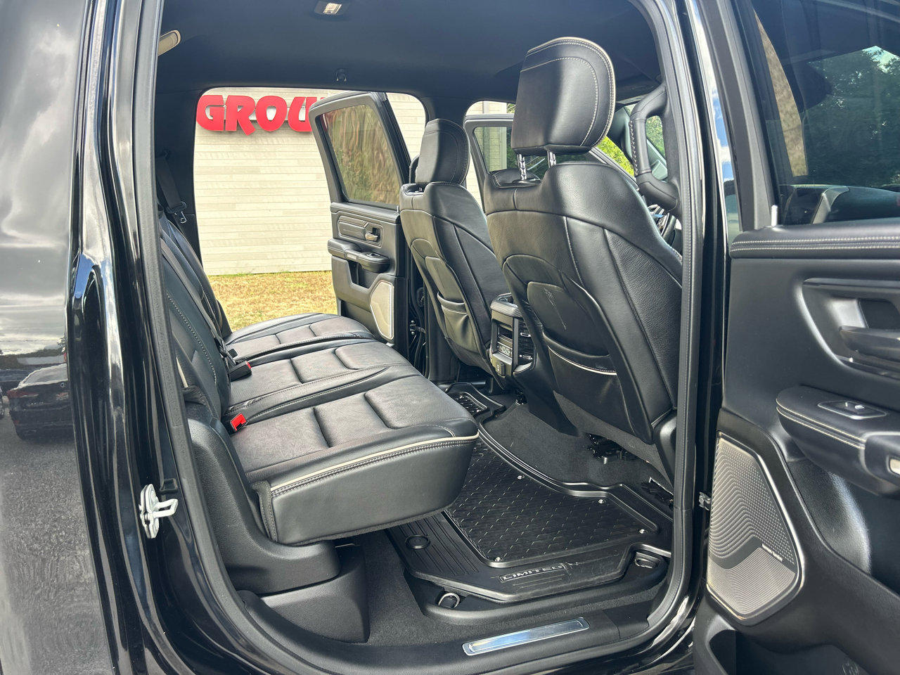Used 2019 RAM 1500 Limited image 12